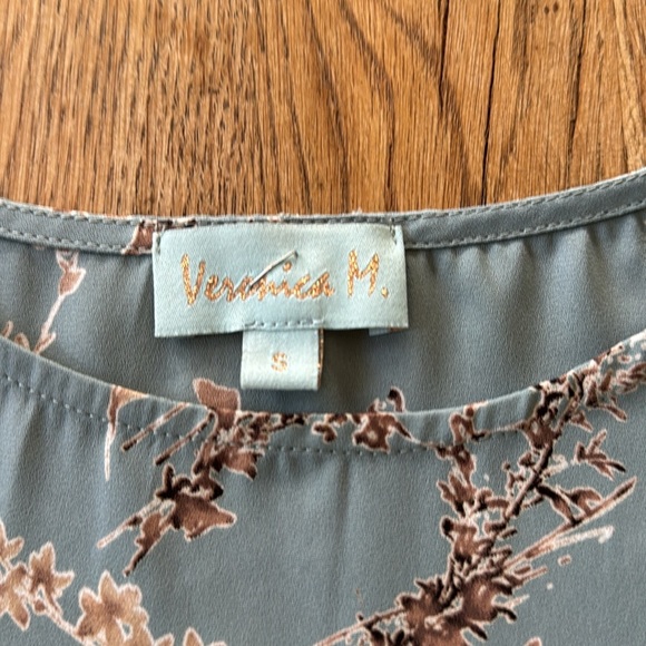 Veronica M Blue Floral Flutter Sleeves Blouse Size Small - Picture 4 of 4